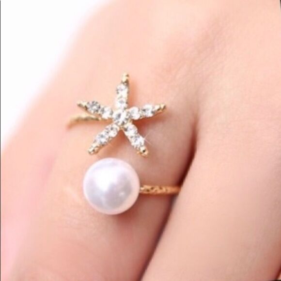 Beautiful CZ Diamond Starfish and Pearl Ring - Picture 2 of 6
